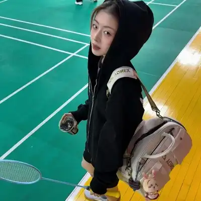 魏鹏英